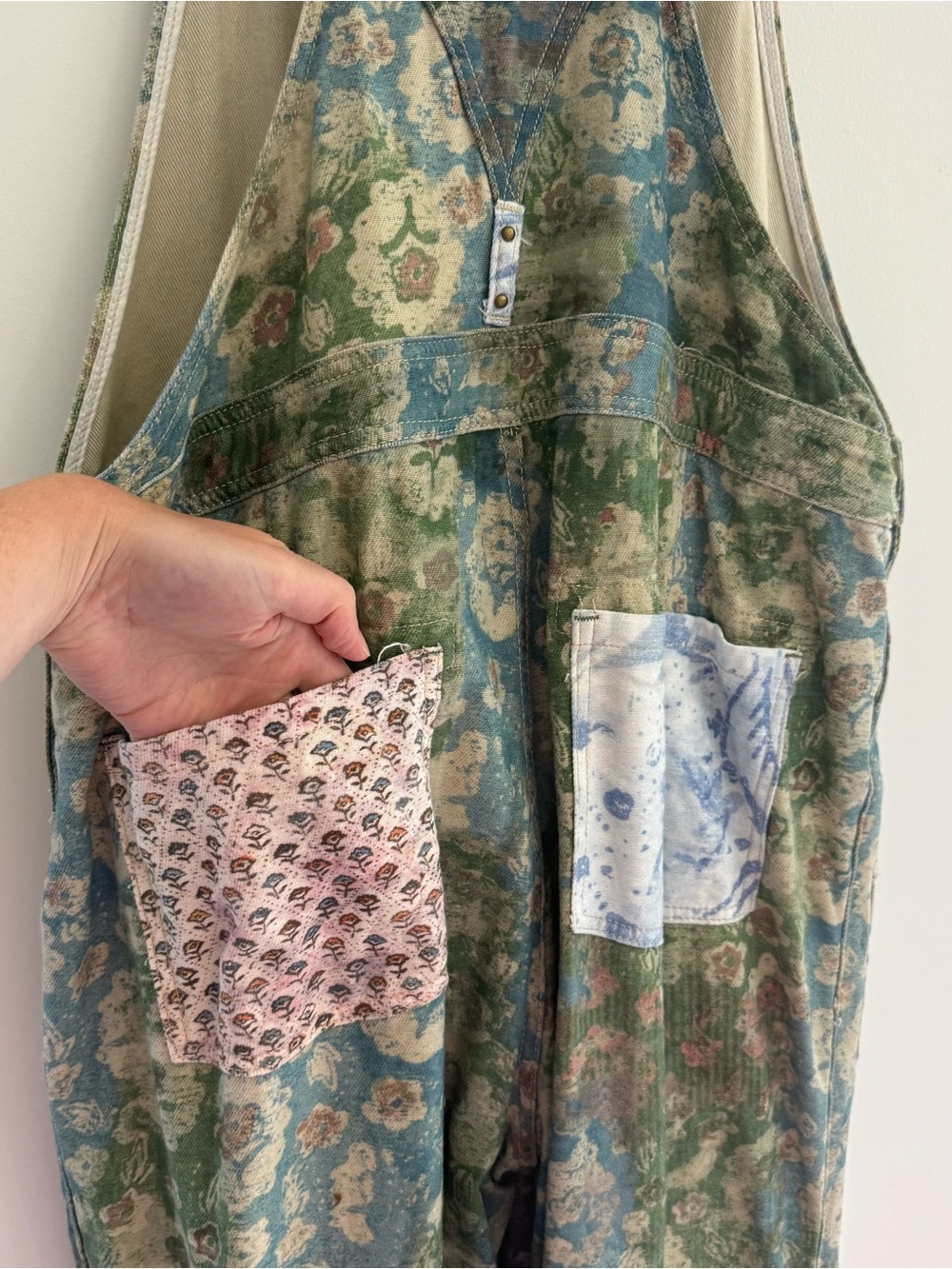 Easel patchwork overalls - Picture 6 of 6